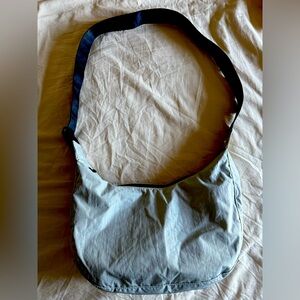 BAGGU Medium Nylon Crescent Bag